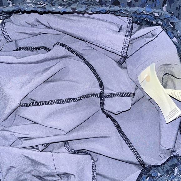 Athleta Avenue Wide Leg Crop Pants in blue camo - size 8 - Picture 13 of 14